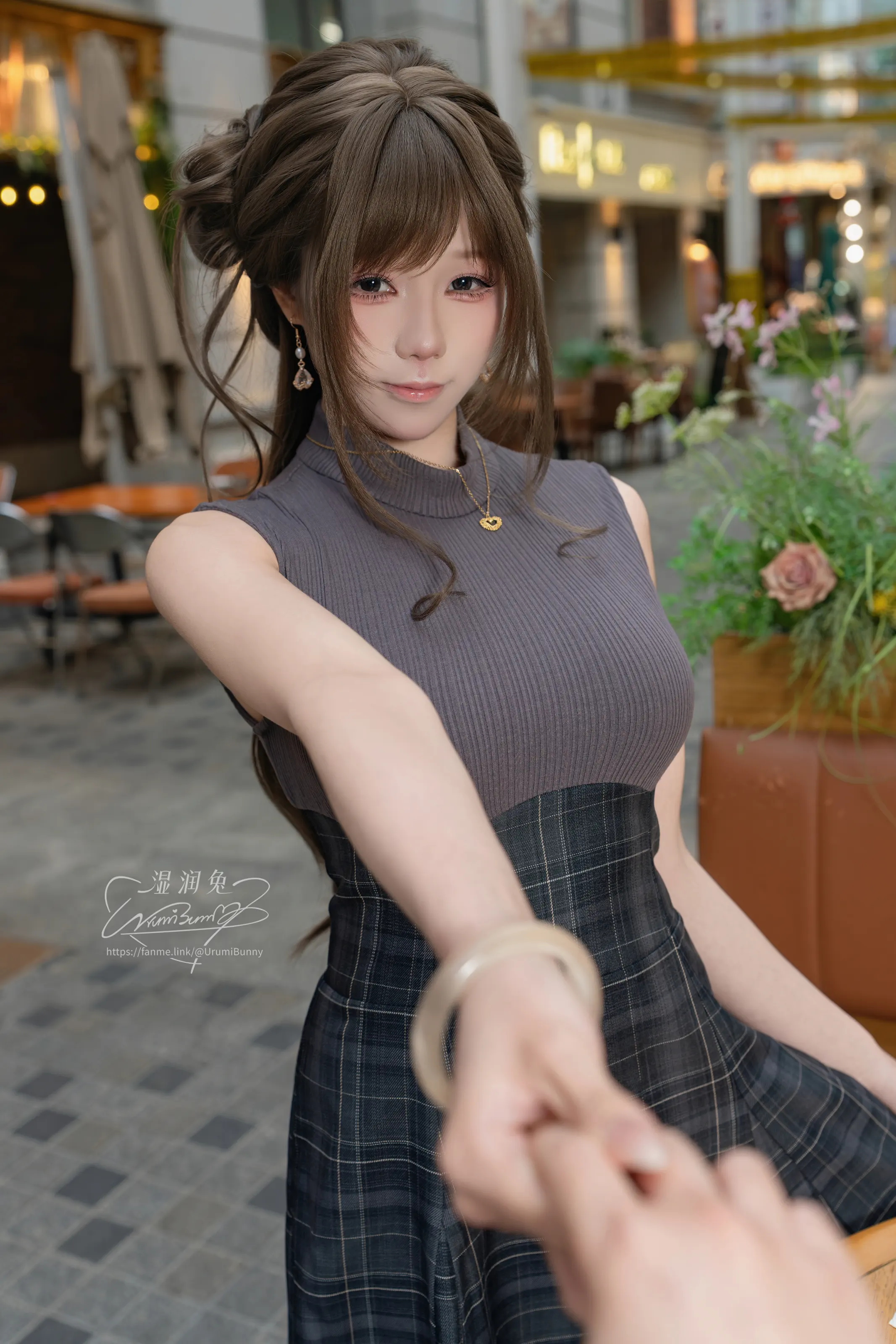 咬一口兔娘(黏黏团子兔) – 5月作品 网友的一日约会