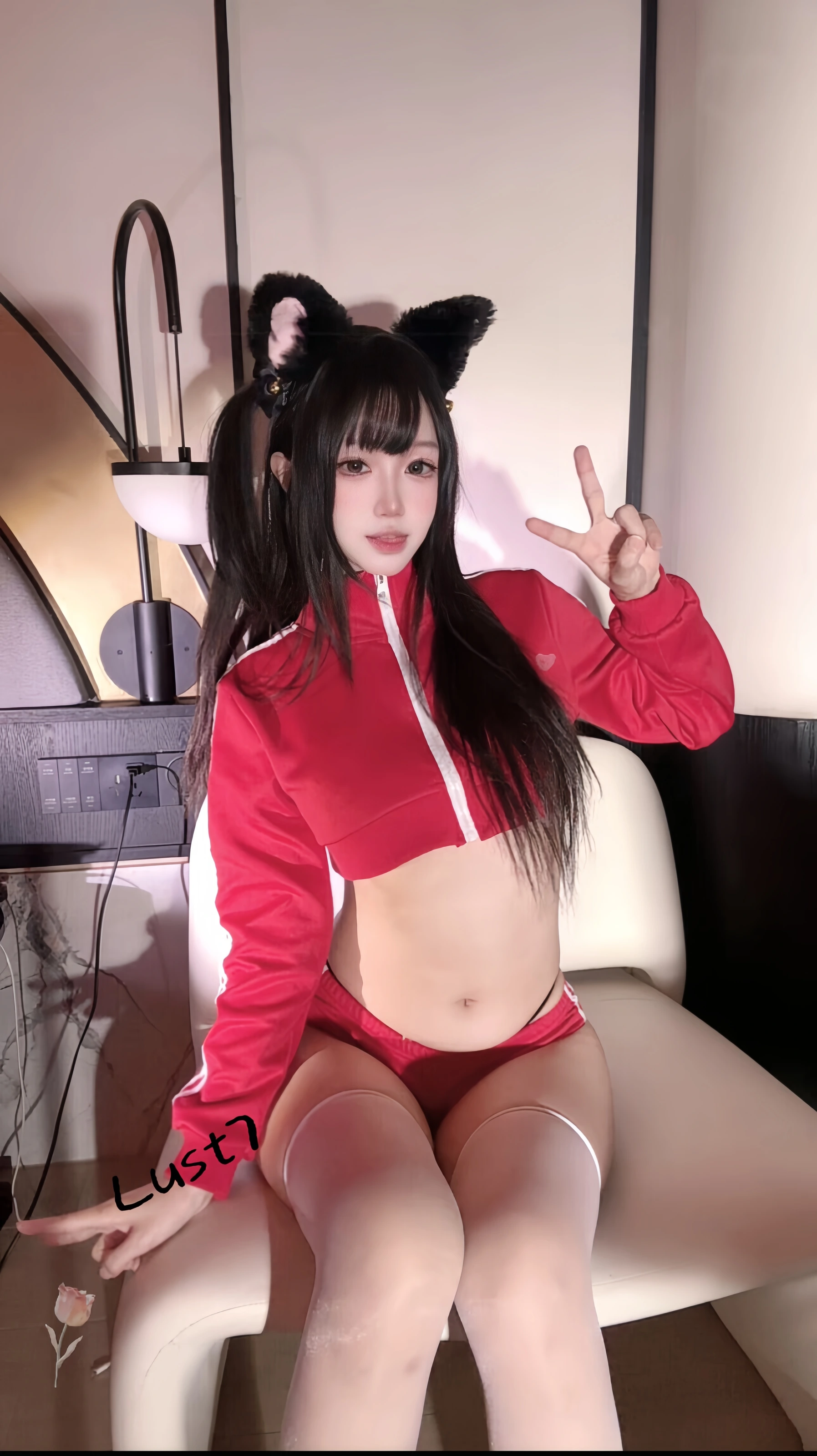 柒柒要乖哦 – 红色体操服插图4 柒柒要乖哦 – 红色体操服插图4
