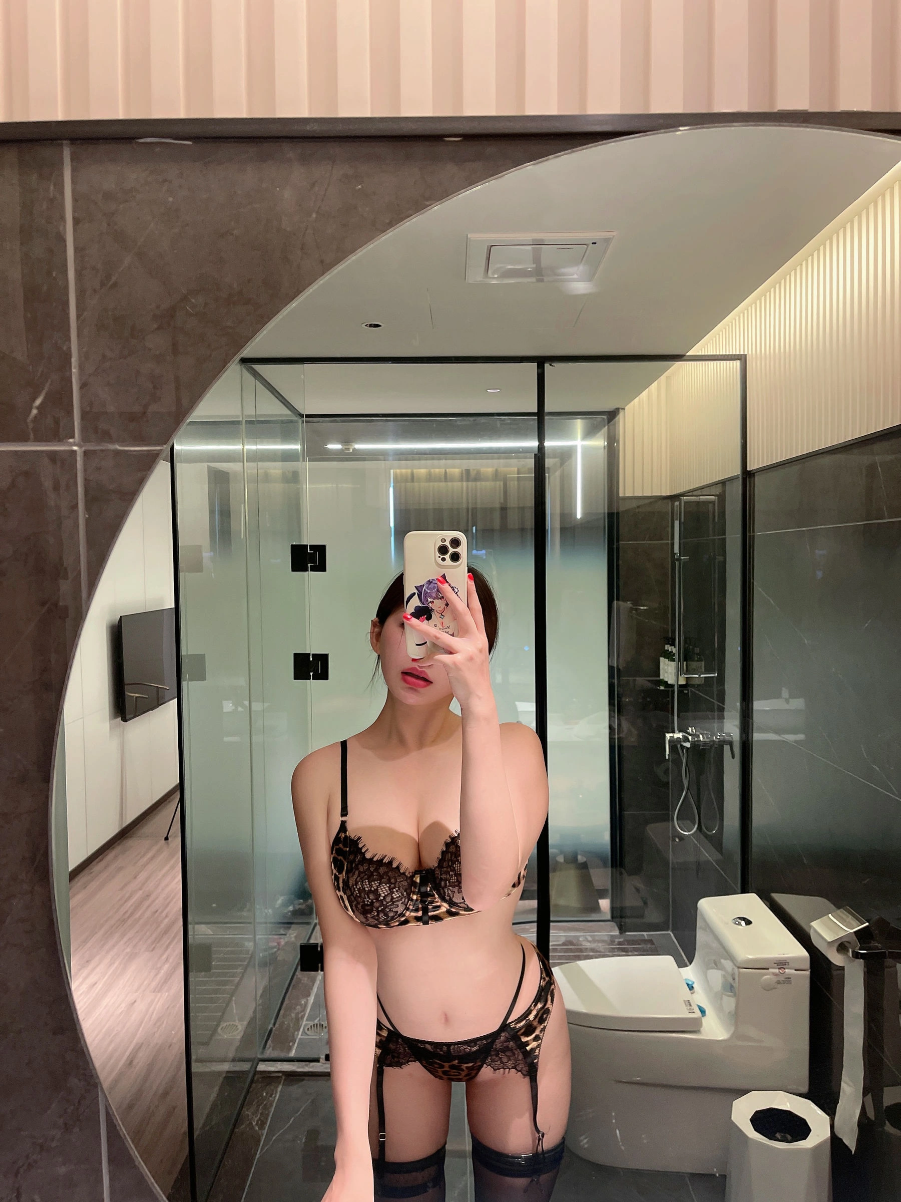 微密圈 奶宝妹纸 – 豹纹小吊带