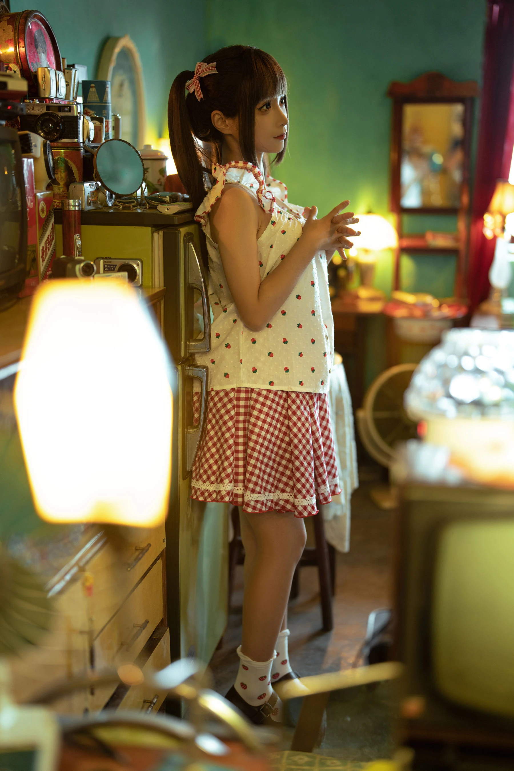 网红COS 蠢沫沫 – 红格子